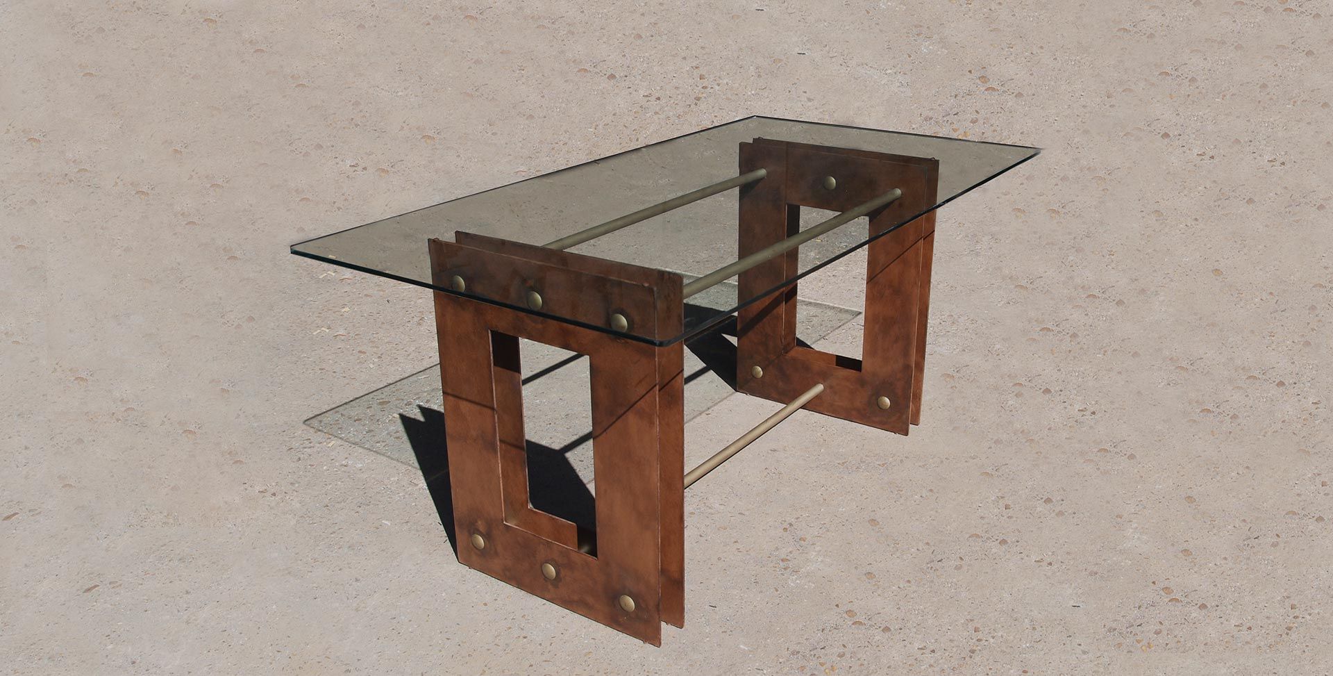 Mesa de forja artística y crista realizada artesanalmente a medida